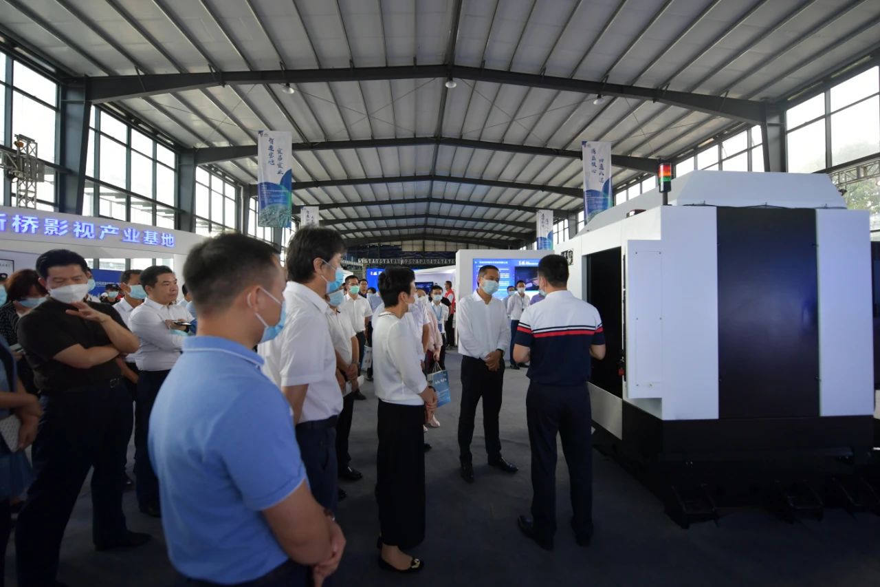 筑梦湾区，，，，，，智造新桥| 2020宝安区重大项目与工业空间资源对接会圆满收官
